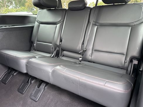 Used 2025 Ford Expedition Active AWD/4WD image 14