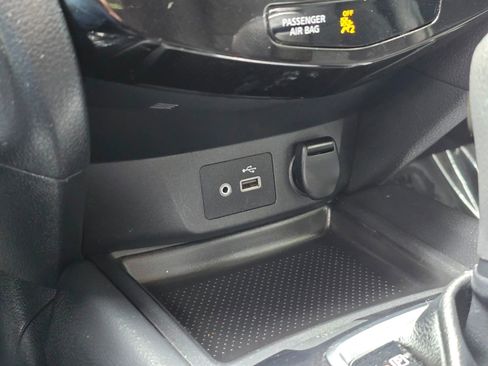 Used 2018 Nissan Rogue S image 27