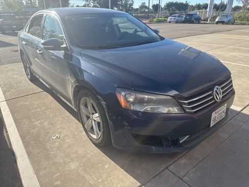 Used 2014 Volkswagen Passat 2.5 SE image 12