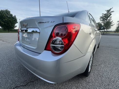 Used 2015 Chevrolet Sonic LT FWD image 5