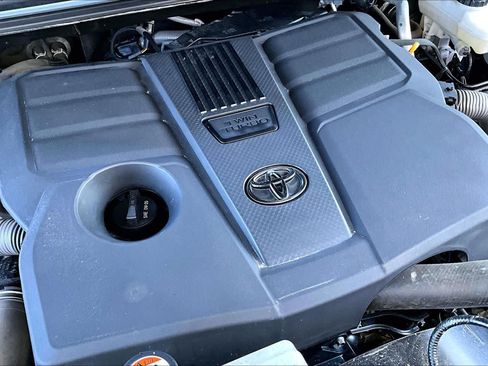 Used 2023 Toyota Tundra Platinum AWD/4WD image 31