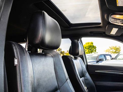 Used 2015 Jeep Grand Cherokee Limited w/ Trailer Tow Group IV image 24