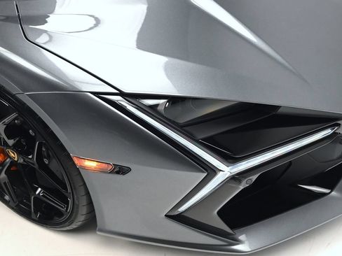 Used 2026 Lamborghini Revuelto AWD/4WD image 39