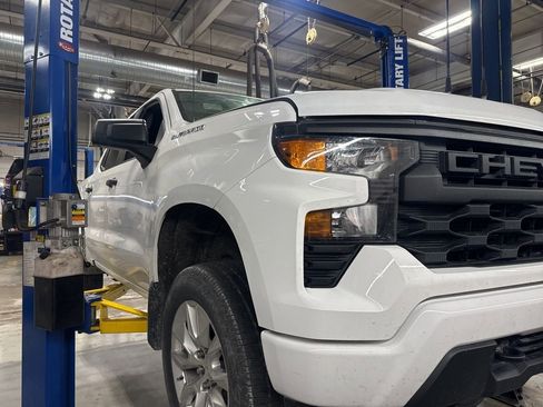 Used 2023 Chevrolet Silverado 1500 Custom AWD/4WD image 3