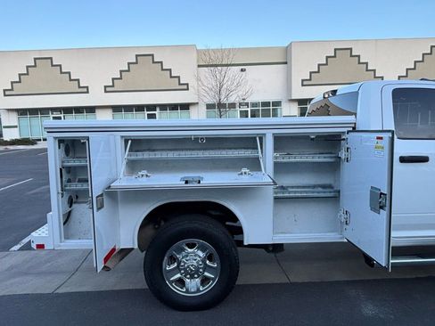 Used 2022 RAM 2500 Tradesman w/ Safety Group image 12