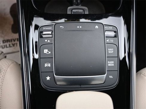Used 2021 Mercedes-Benz GLB 250 4MATIC image 19