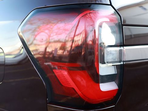 Used 2024 Ford Expedition Max Limited AWD/4WD image 29
