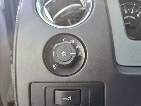 Used 2013 Ford F150 XLT w/ XLT Chrome Pkg image 19