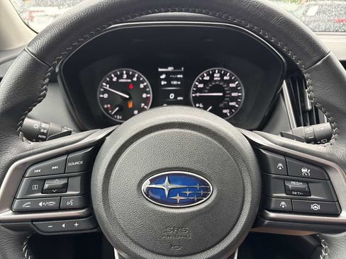 Used 2025 Subaru Outback Premium AWD/4WD image 11