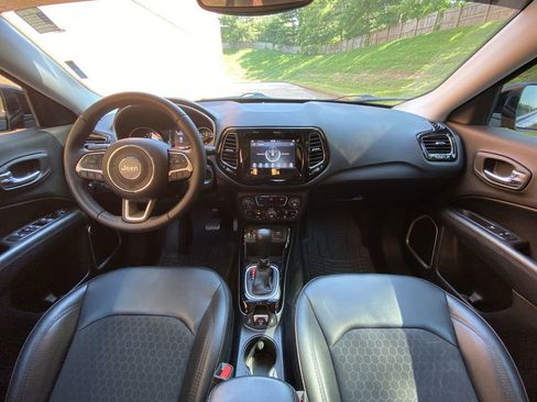 Used 2019 Jeep Compass Latitude FWD image 41