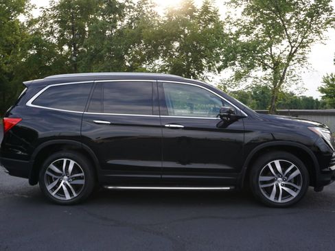 Used 2017 Honda Pilot Touring image 4