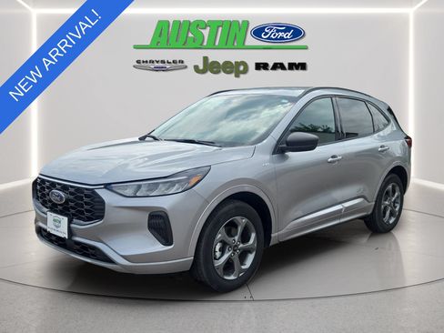 Used 2024 Ford Escape ST-Line w/ Tech Pack #1 AWD/4WD image 1