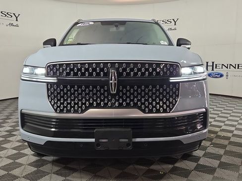 New 2025 Lincoln Navigator L Reserve AWD/4WD image 2