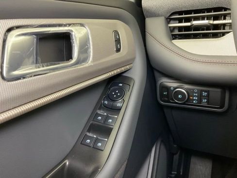 New 2025 Ford Explorer Active w/ Active Comfort Package image 21