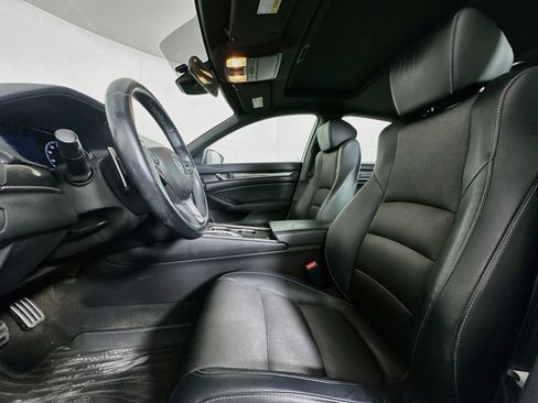 Used 2018 Honda Accord Sport image 13