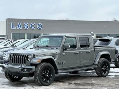 Used 2023 Jeep Gladiator Overland image 1