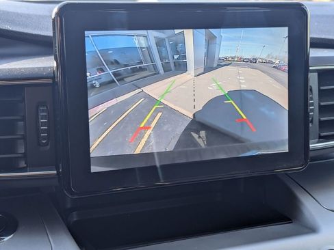 Used 2022 Ford Explorer XLT w/ Equipment Group 202A image 18