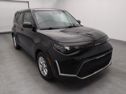 Used 2023 Kia Soul LX w/ LX Technology Package image 13