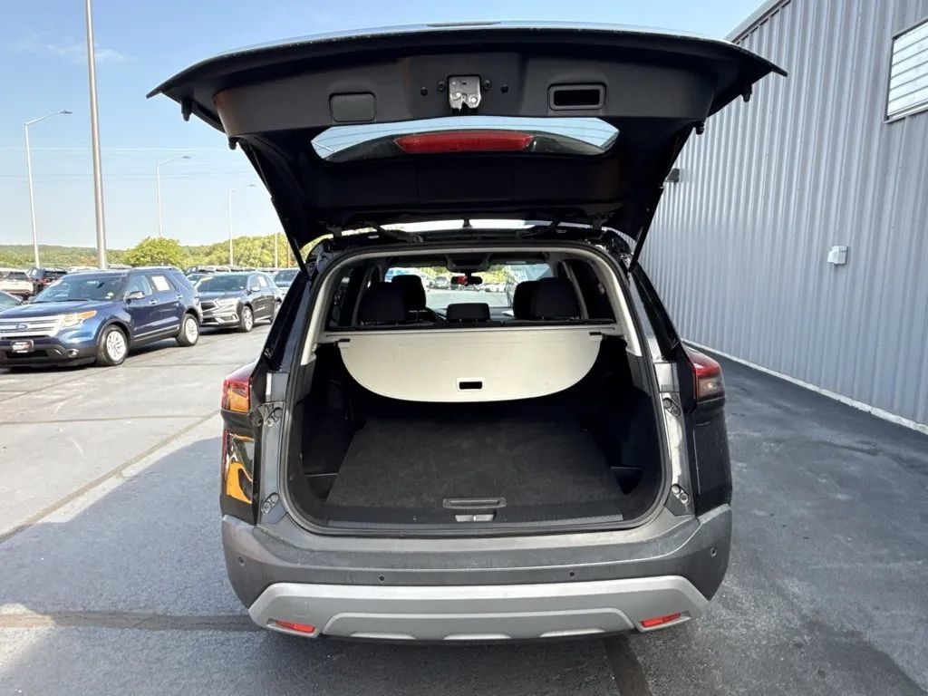 Used 2023 Nissan Rogue SV AWD/4WD image 10