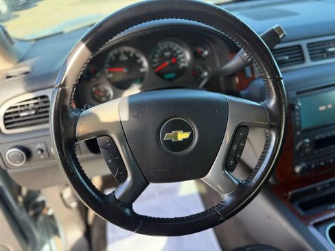 Used 2011 Chevrolet Avalanche LTZ image 22