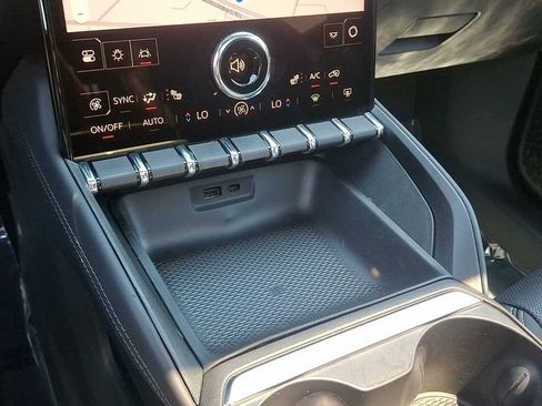 Used 2025 GMC Terrain Elevation w/ Elevation Premium Package AWD/4WD image 14