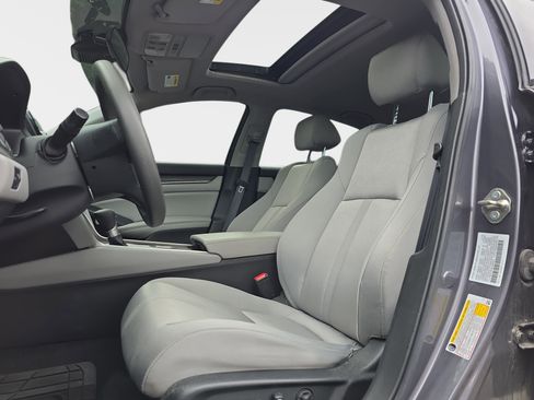 Used 2020 Honda Accord EX image 5