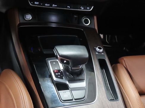 Used 2023 Audi Q5 2.0T Premium Plus w/ Premium Plus Package AWD/4WD image 12