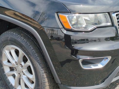 Used 2022 Jeep Grand Cherokee Laredo E AWD/4WD image 11