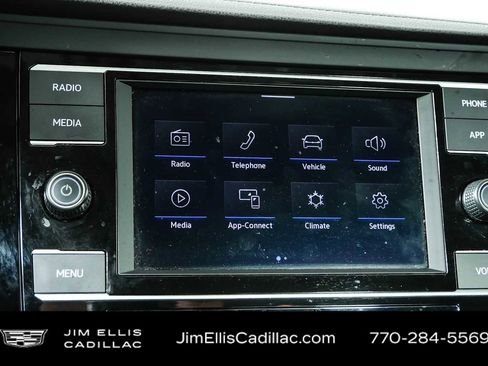 Used 2024 Volkswagen Jetta SE FWD image 13