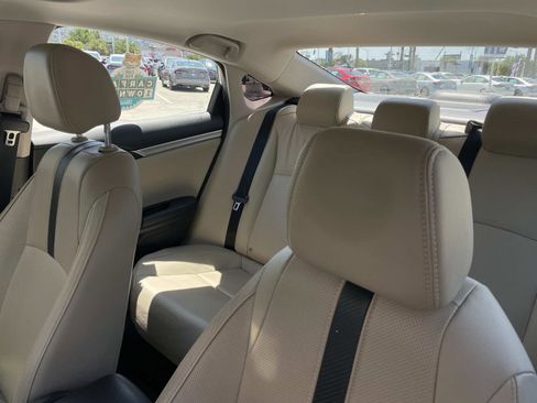 Used 2016 Honda Civic Touring image 17