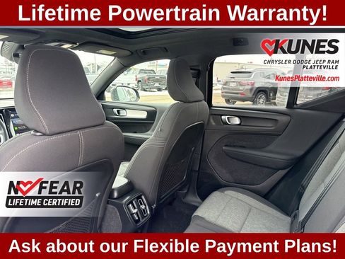 Used 2024 Volvo XC40 B5 Core AWD/4WD image 34