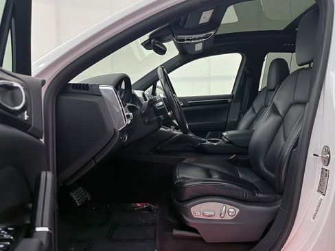 Used 2018 Porsche Cayenne S AWD/4WD image 18