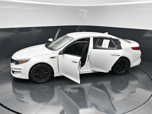Used 2018 Kia Optima LX FWD image 37