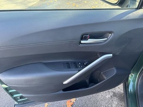 Used 2025 Toyota Corolla Cross XLE image 12