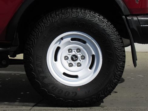 Used 2025 Ford Bronco Heritage Edition AWD/4WD image 35