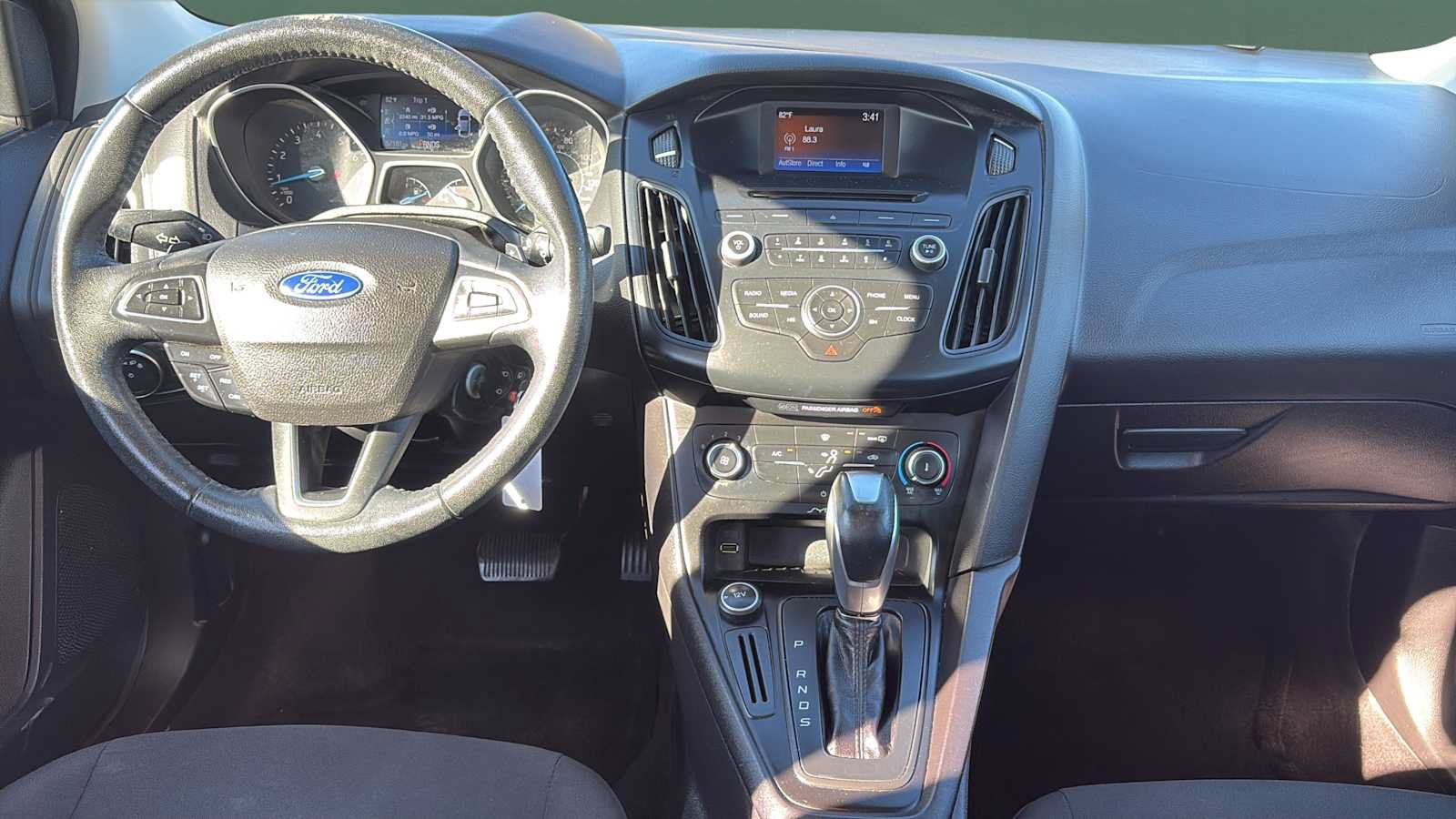 Used 2015 Ford Focus SE w/ SE Sport Package FWD image 24
