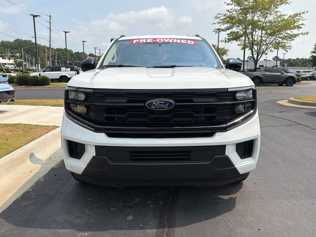 Used 2025 Ford Expedition Active AWD/4WD image 3