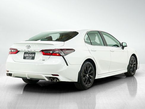 Used 2024 Toyota Camry SE image 5