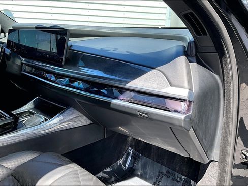 Used 2023 BMW 740i w/ Parking Assistance Package image 16