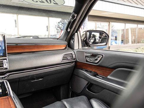 Used 2023 Lincoln Navigator Reserve AWD/4WD image 40