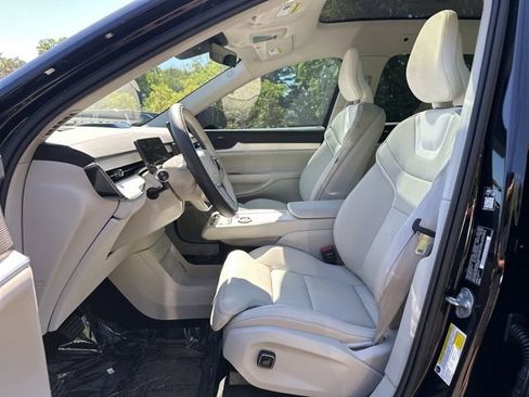 Certified 2025 Volvo EX90 Plus AWD/4WD image 16
