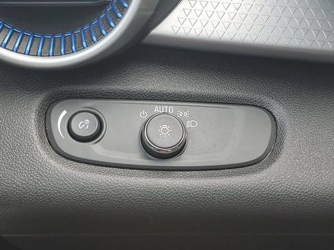 Certified 2024 Chevrolet Trax LS w/ LS Convenience Package FWD image 17
