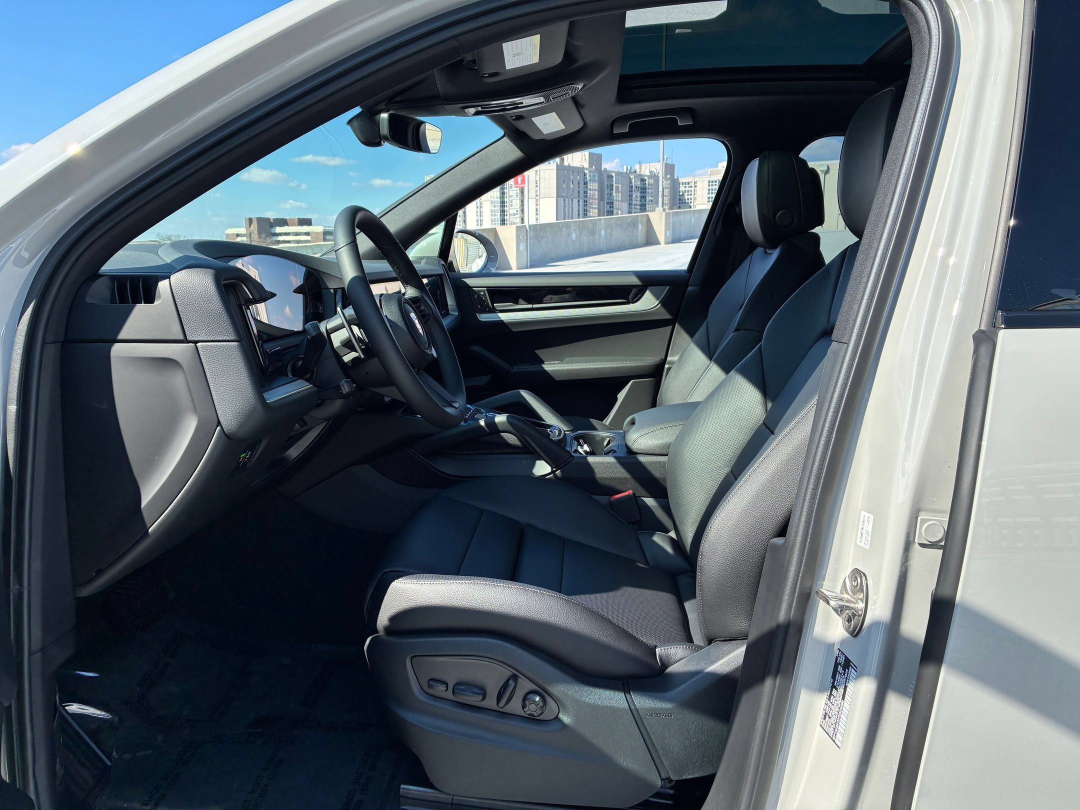 Certified 2026 Porsche Cayenne AWD/4WD image 5