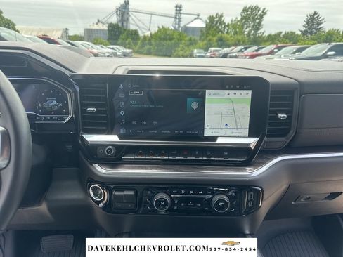 Used 2025 Chevrolet Silverado 1500 LTZ AWD/4WD image 25