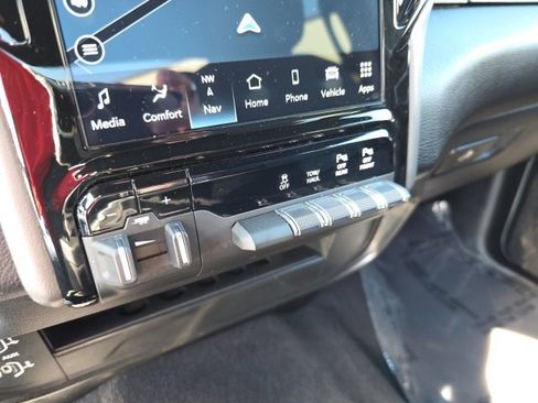 Used 2024 RAM 2500 Big Horn w/ Safety Group image 32