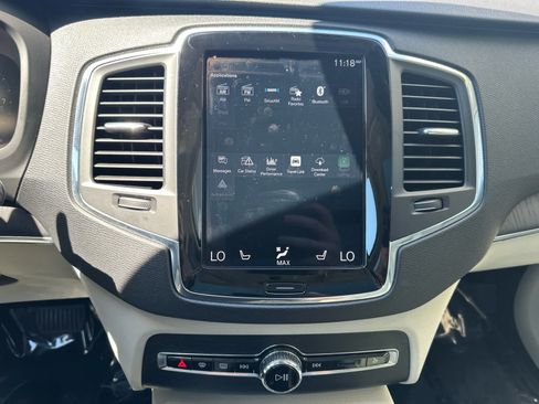 Used 2020 Volvo XC90 T6 Momentum AWD/4WD image 18