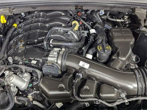 Used 2025 Jeep Grand Cherokee Limited w/ Luxury Tech Group II image 10