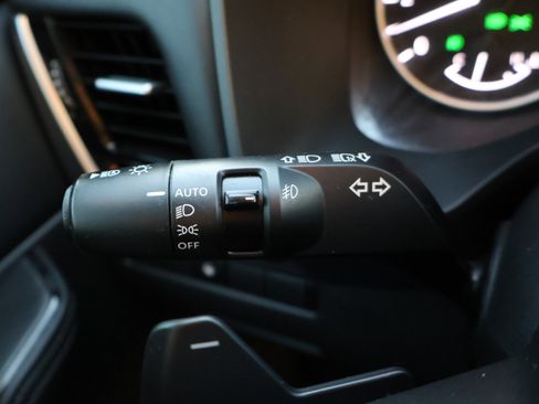 Used 2022 Nissan Rogue SL image 38