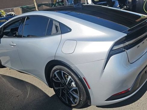 Used 2024 Toyota Prius Prime Premium FWD image 2
