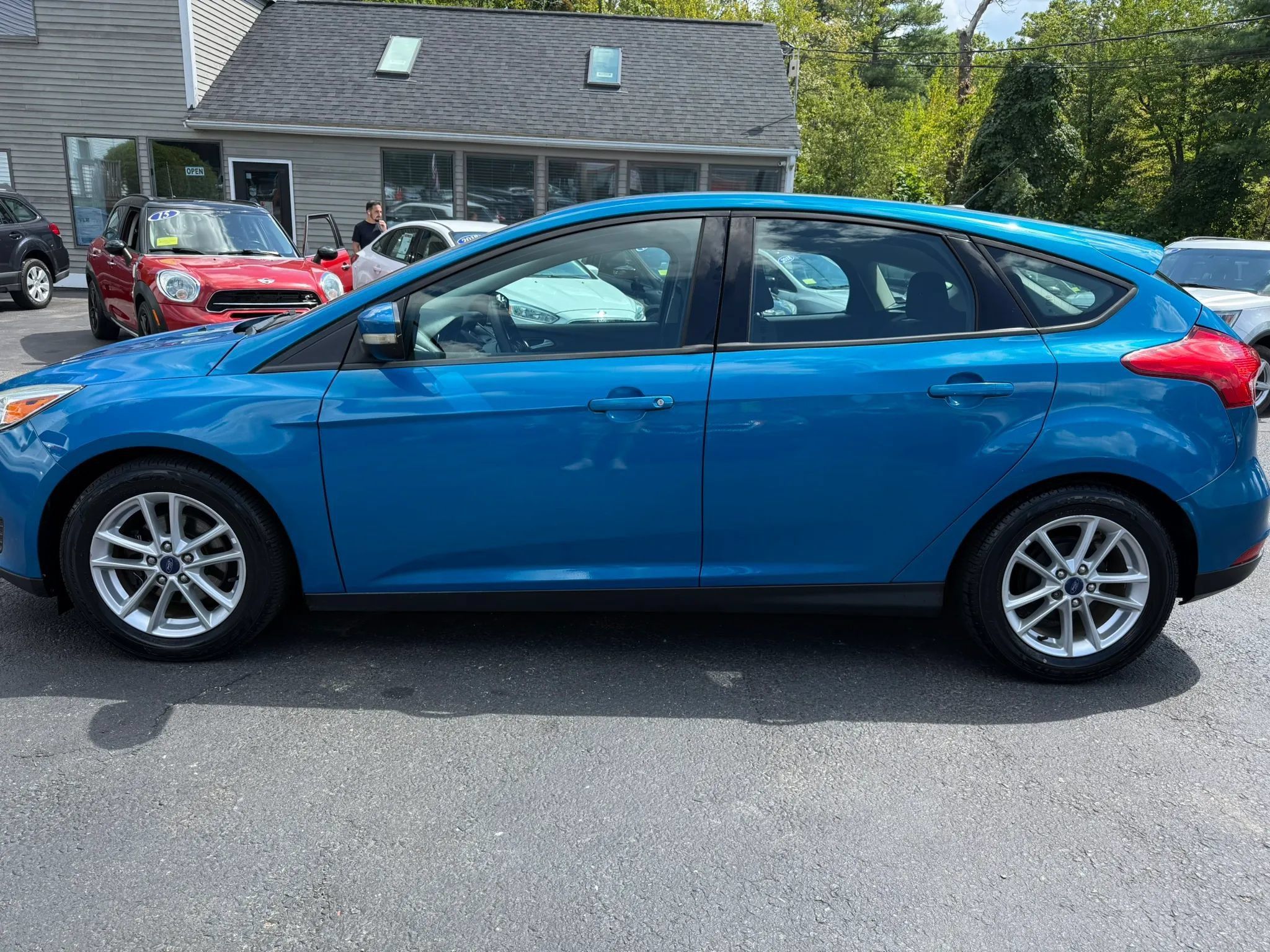 Used 2016 Ford Focus SE FWD image 4